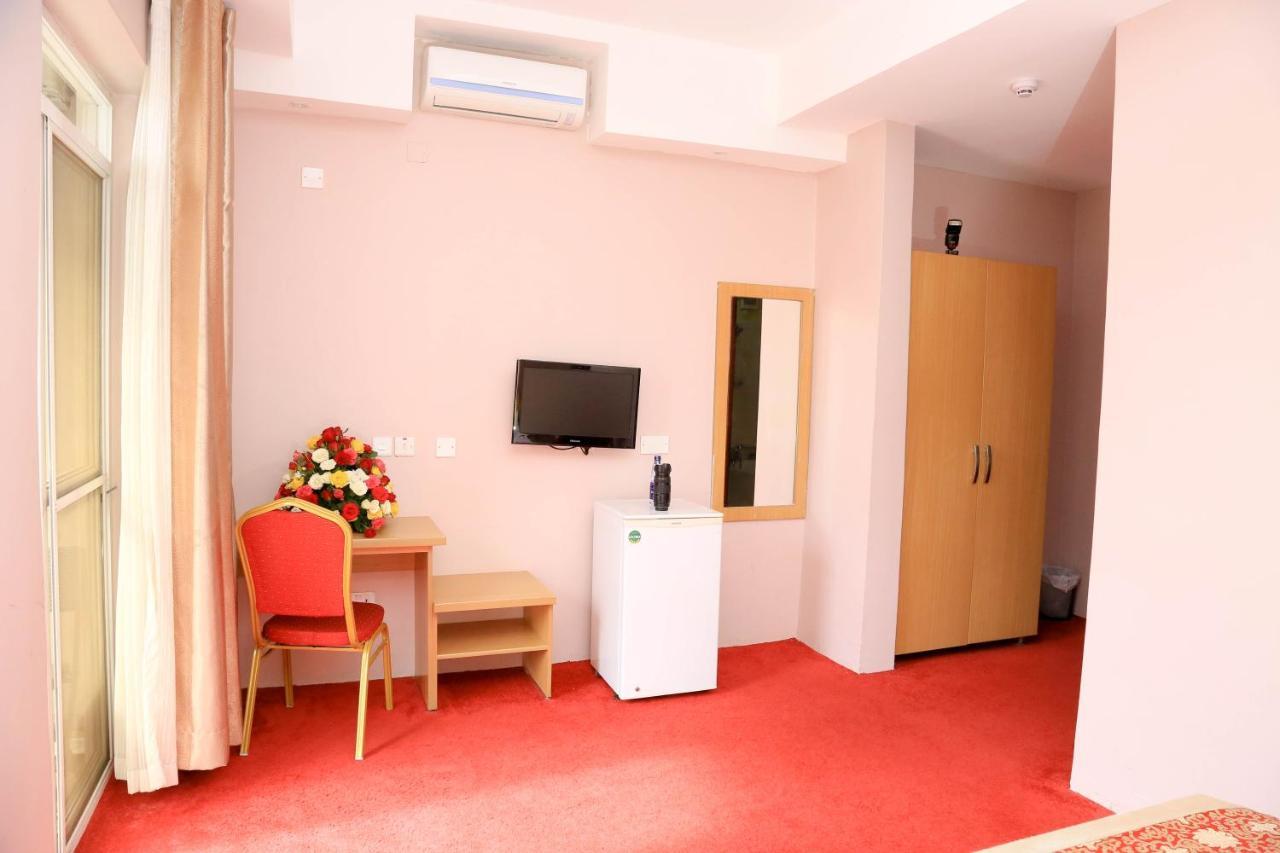 Hotel 7 Seasons Entebbe Exterior foto