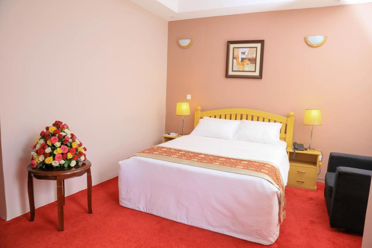 Hotel 7 Seasons Entebbe Exterior foto